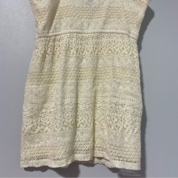 Forever 21 White lace top juniors size Medium - Picture 3 of 8